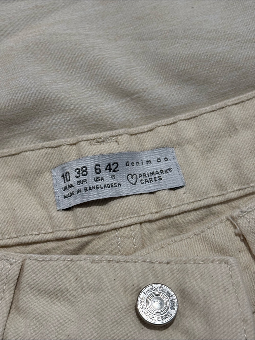 Jeans - Picture 3 of 5